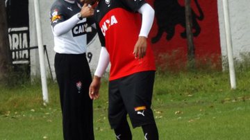 Imagem Jorginho testa formação do Vitória com três atacantes