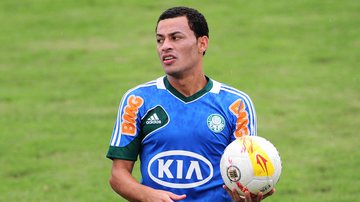 Imagem Especulado no Bahia, Léo Gago quer permanecer no Palmeiras