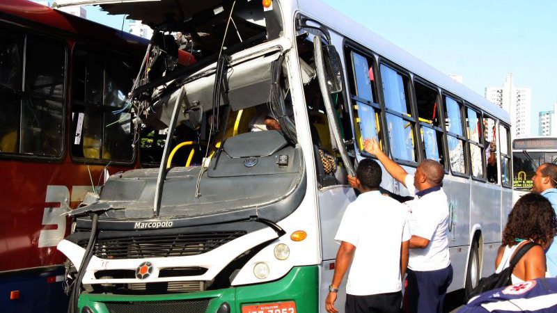 Imagem Mortes: tacógrafo de ônibus desaparece após acidente