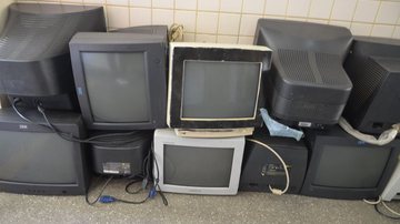 Imagem  Polícia estoura bingo e mais de 100 computadores são apreendidos
